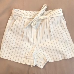 Casual, tied around the waist, shorts.